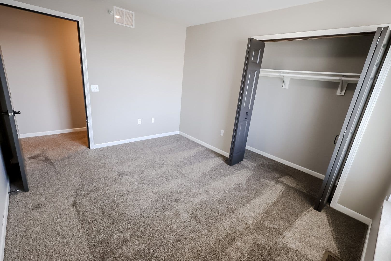 Sioux Falls Apartment: 3600 S Grand Slam Ave