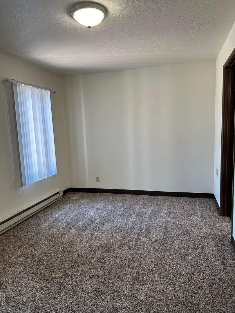 Fargo Apartment: 1502 Dakota Dr N