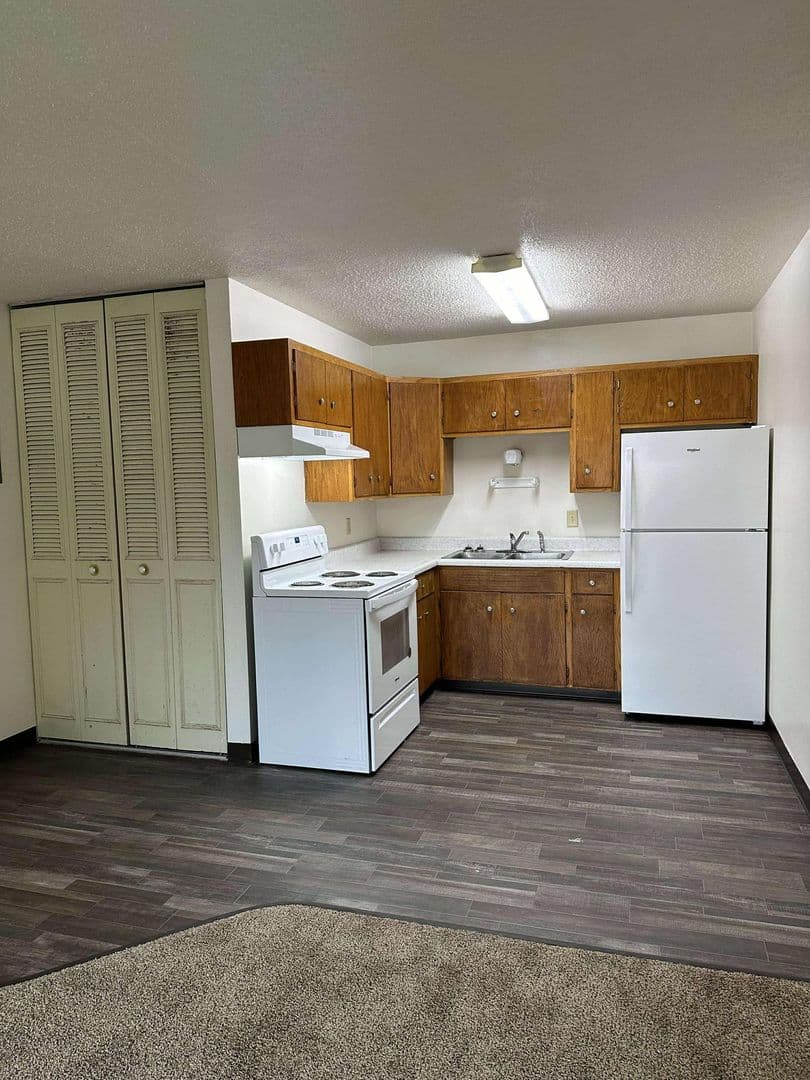Fargo Apartment: 512-514 30th Ave N