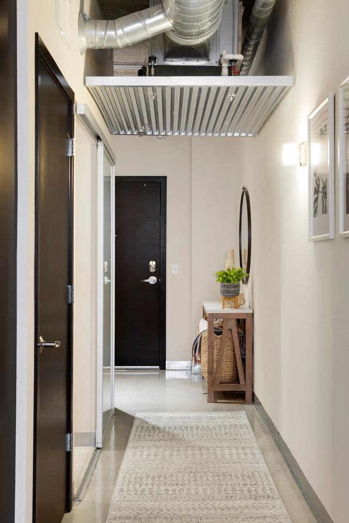 Minneapolis Apartment: 607 Washington Ave N