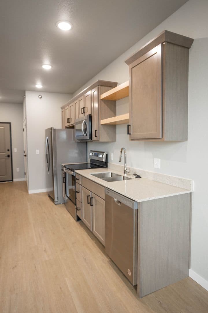 Fargo Apartment: 1882 39th St S