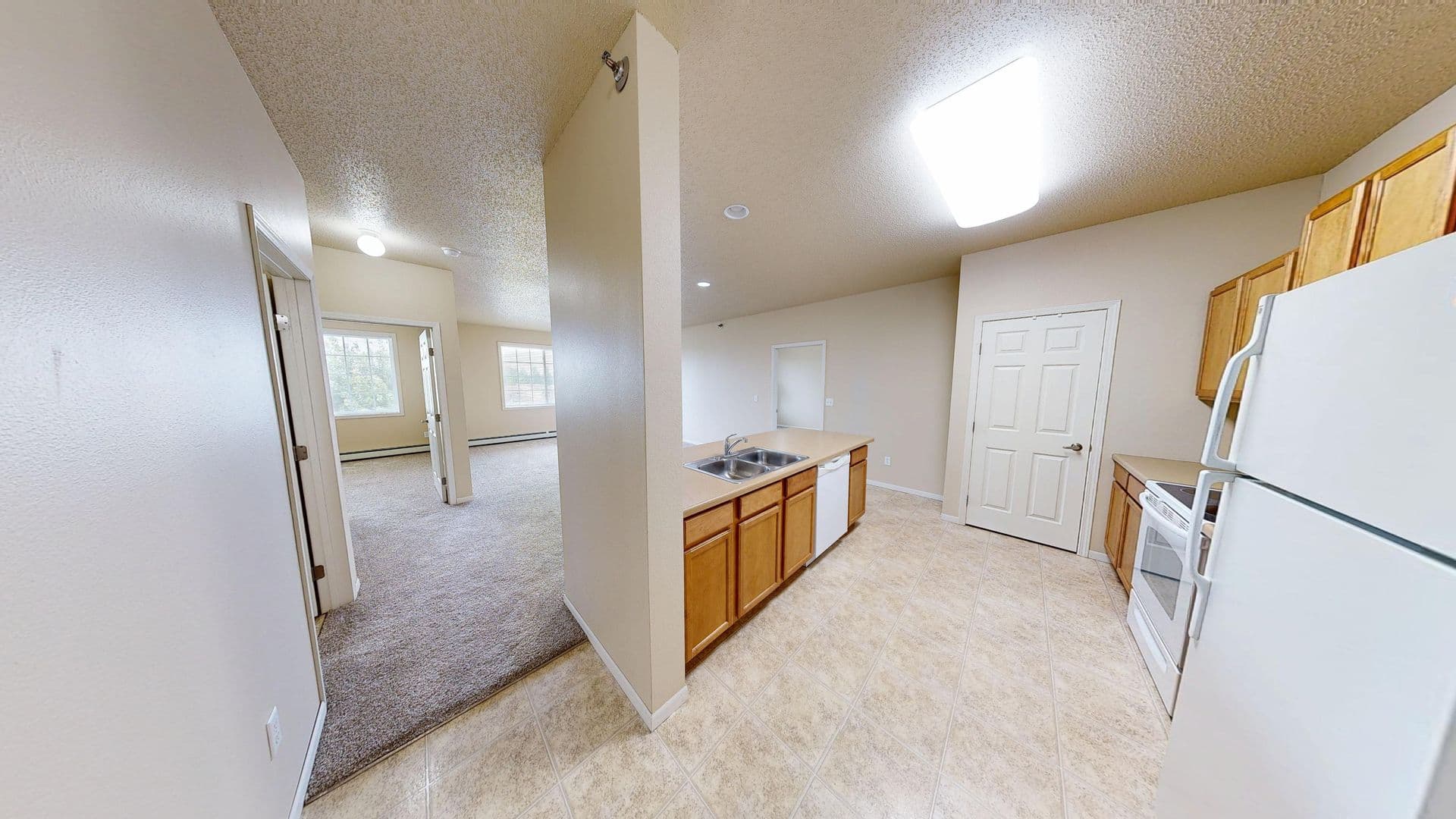 Moorhead Apartment: 1501 Belsly Blvd