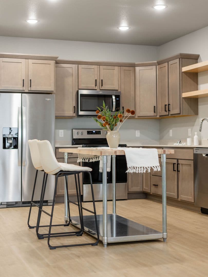 Fargo Apartment: 1882 39th St S