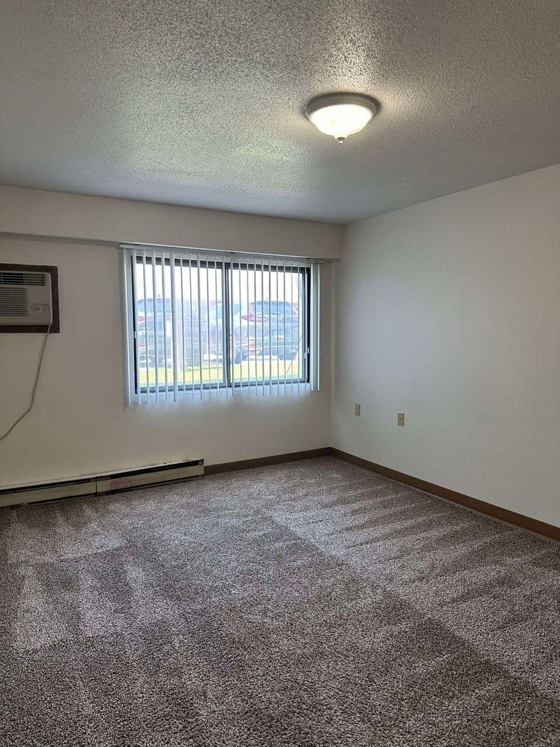 Fargo Apartment: 1502 Dakota Dr N