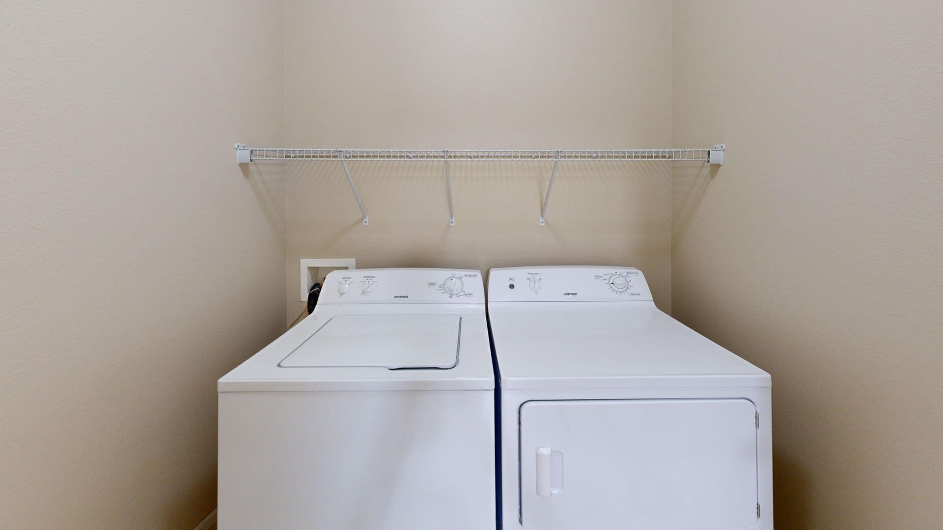Moorhead Apartment: 1501 Belsly Blvd