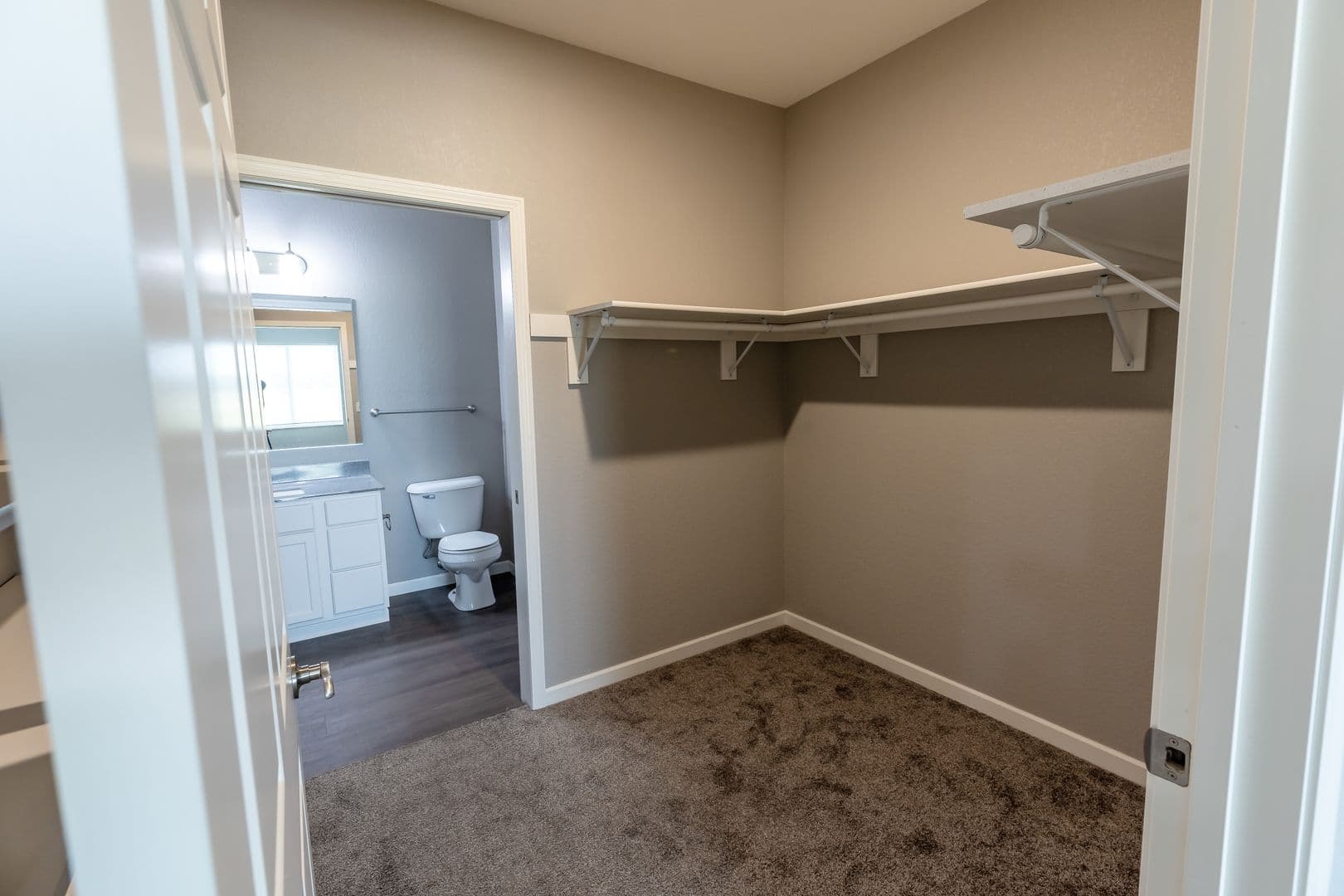 Sioux Falls Apartment: 3600 S Grand Slam Ave