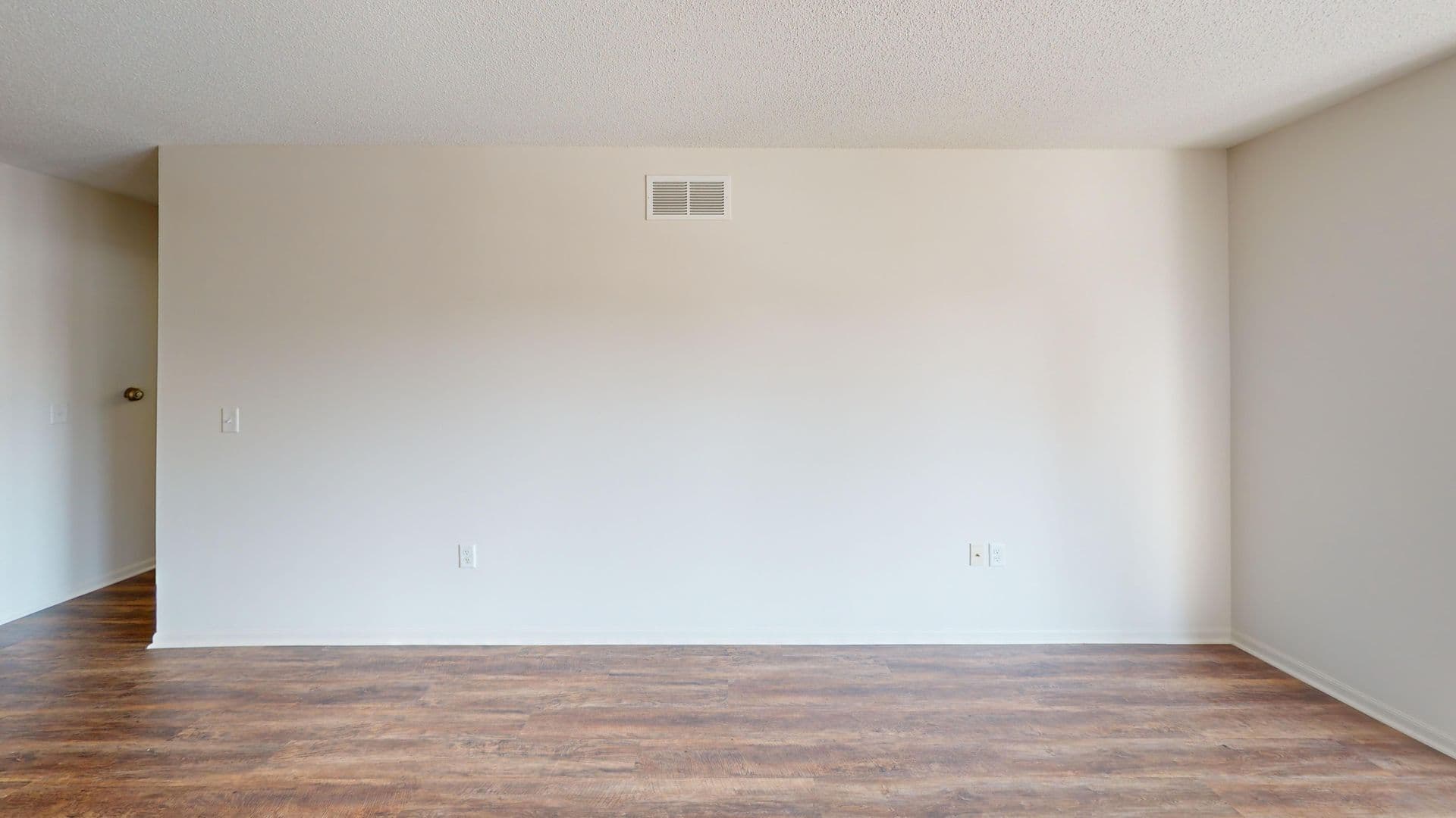 Minneapolis Apartment: 22 University Ave NE