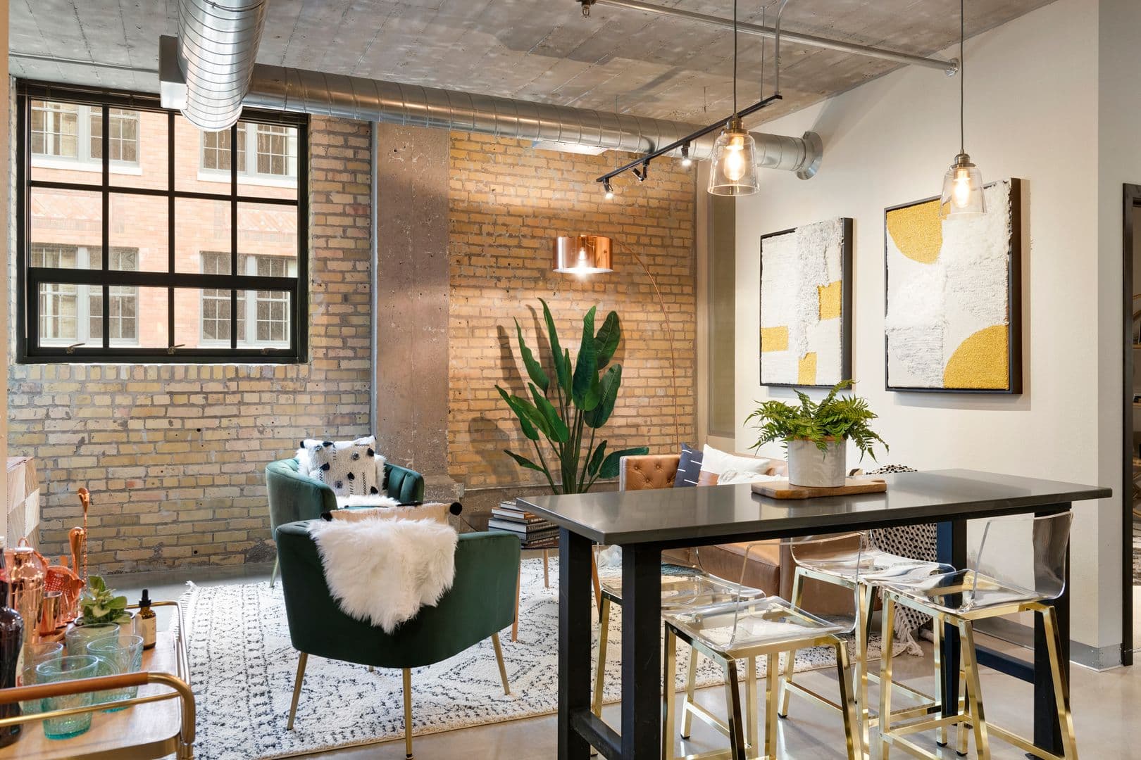 Minneapolis Apartment: 607 Washington Ave N