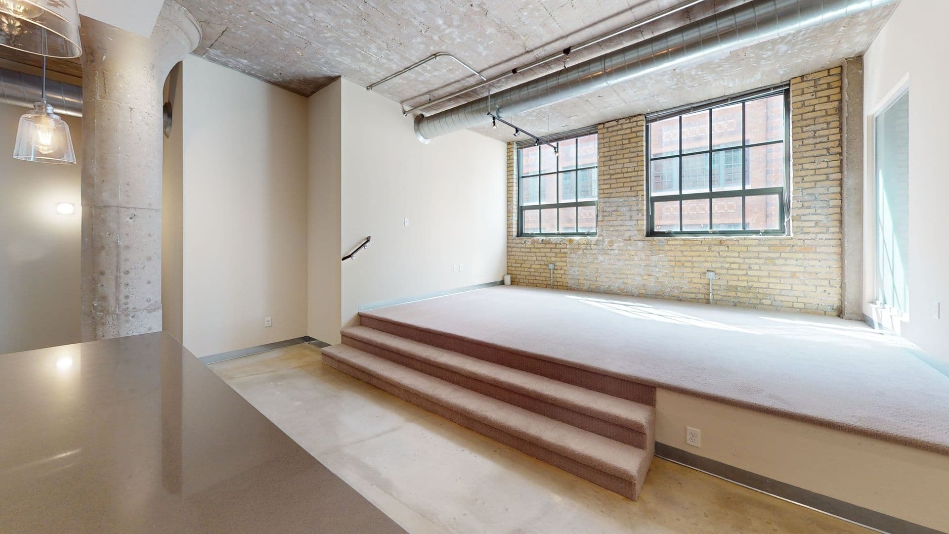 Minneapolis Apartment: 607 Washington Ave N