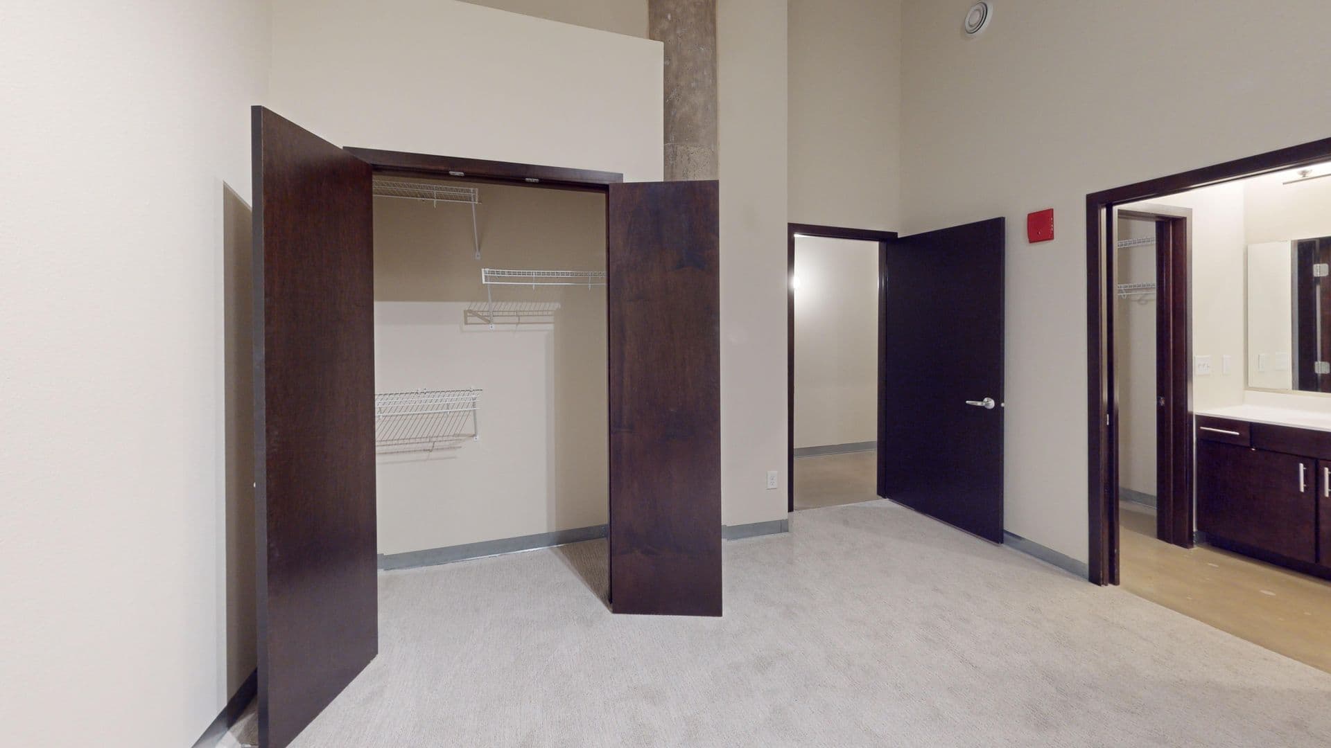 Minneapolis Apartment: 607 Washington Ave N
