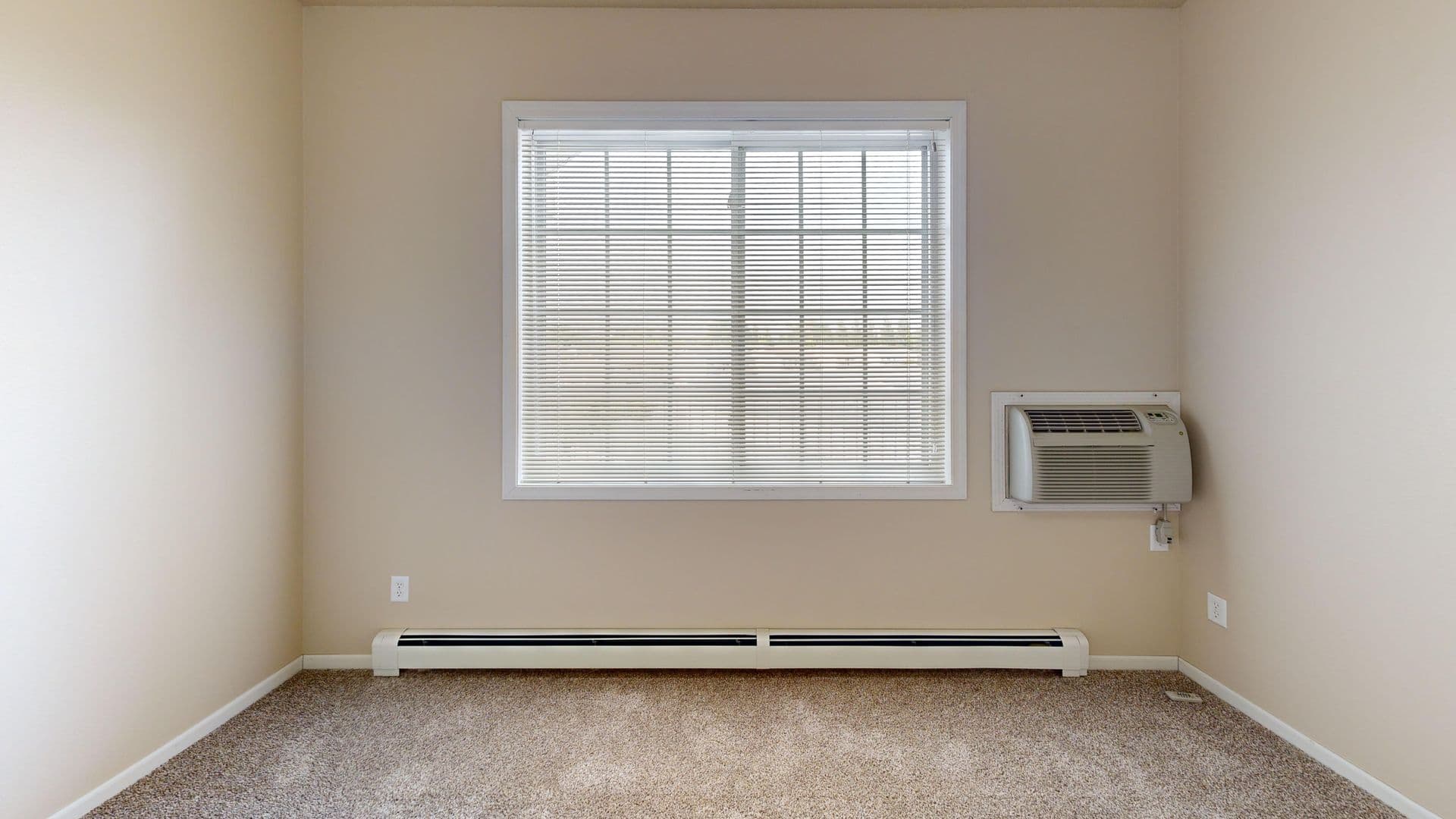 Moorhead Apartment: 1501 Belsly Blvd