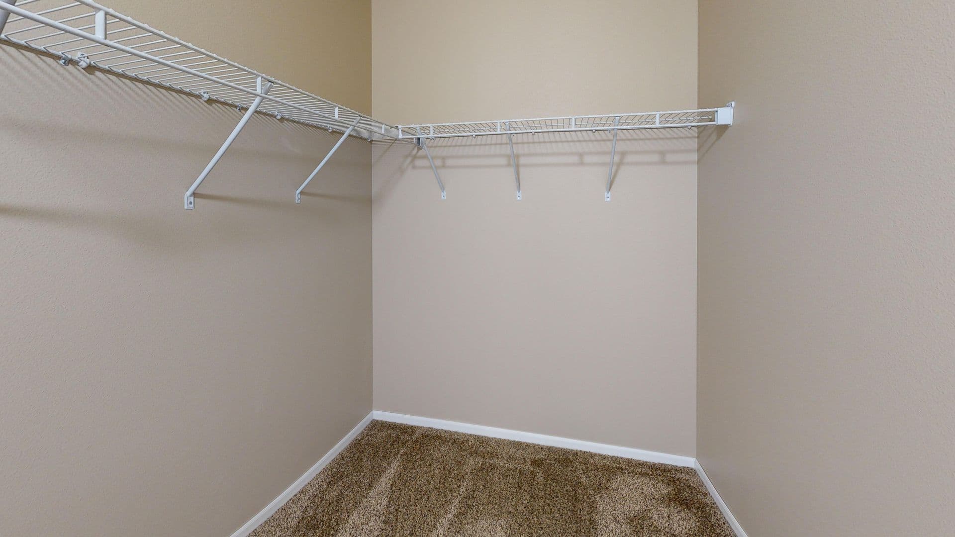 West Fargo Apartment: 1227 Queens Way