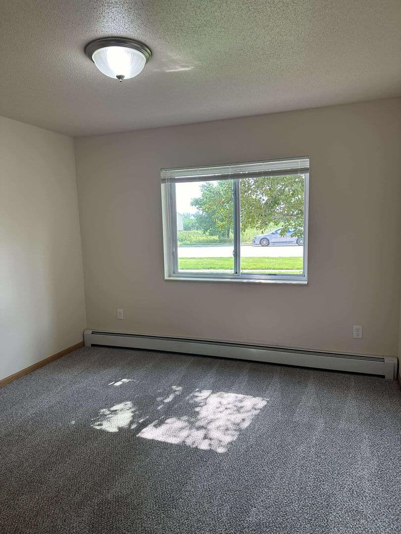 Fargo Apartment: 2055 Dakota Dr N