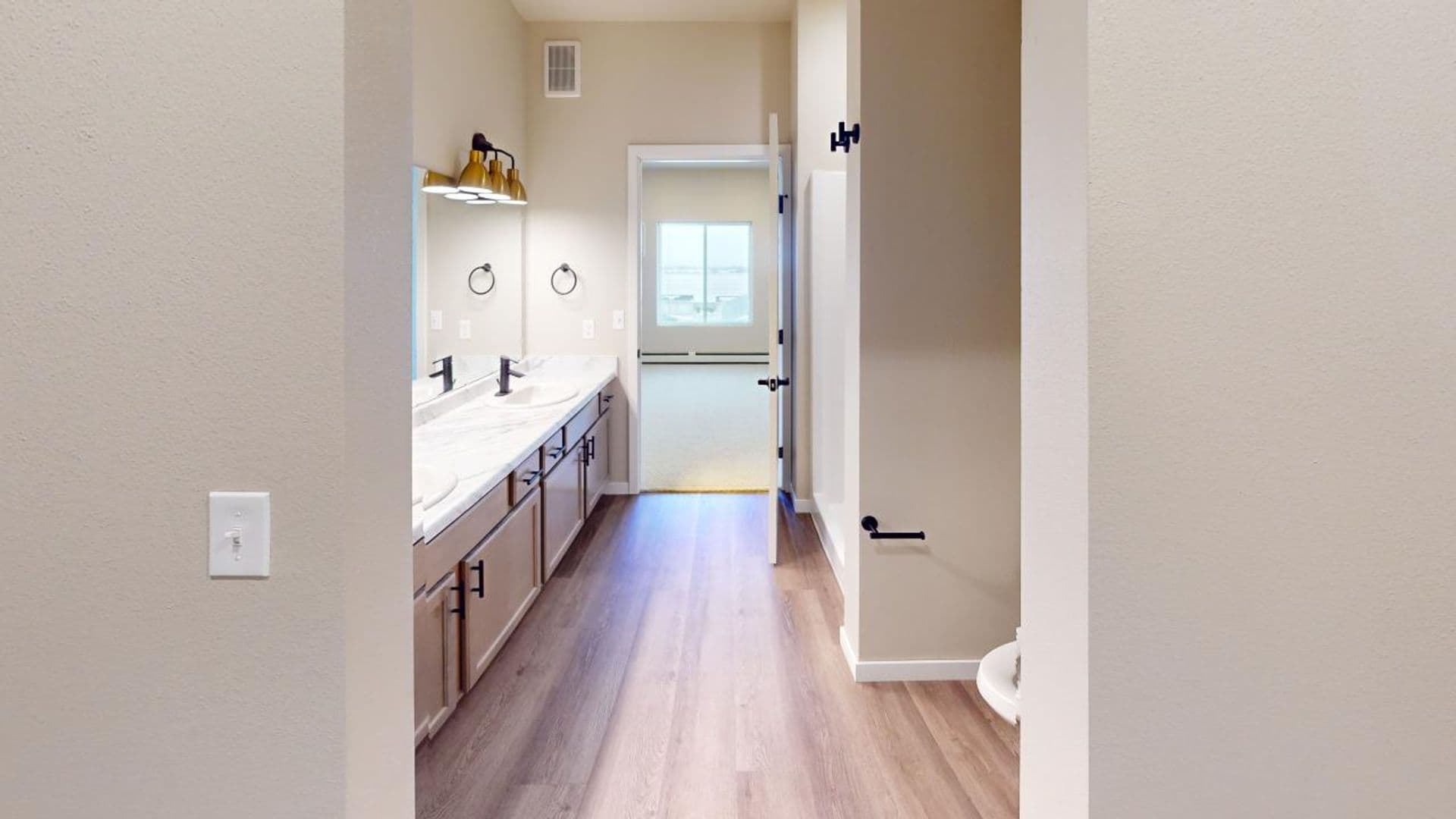 Watertown Apartment: 1631 4th Street NE