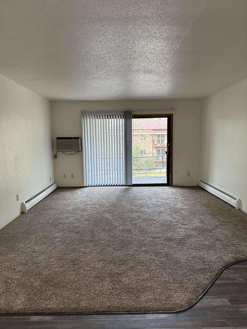 Fargo Apartment: 512-514 30th Ave N