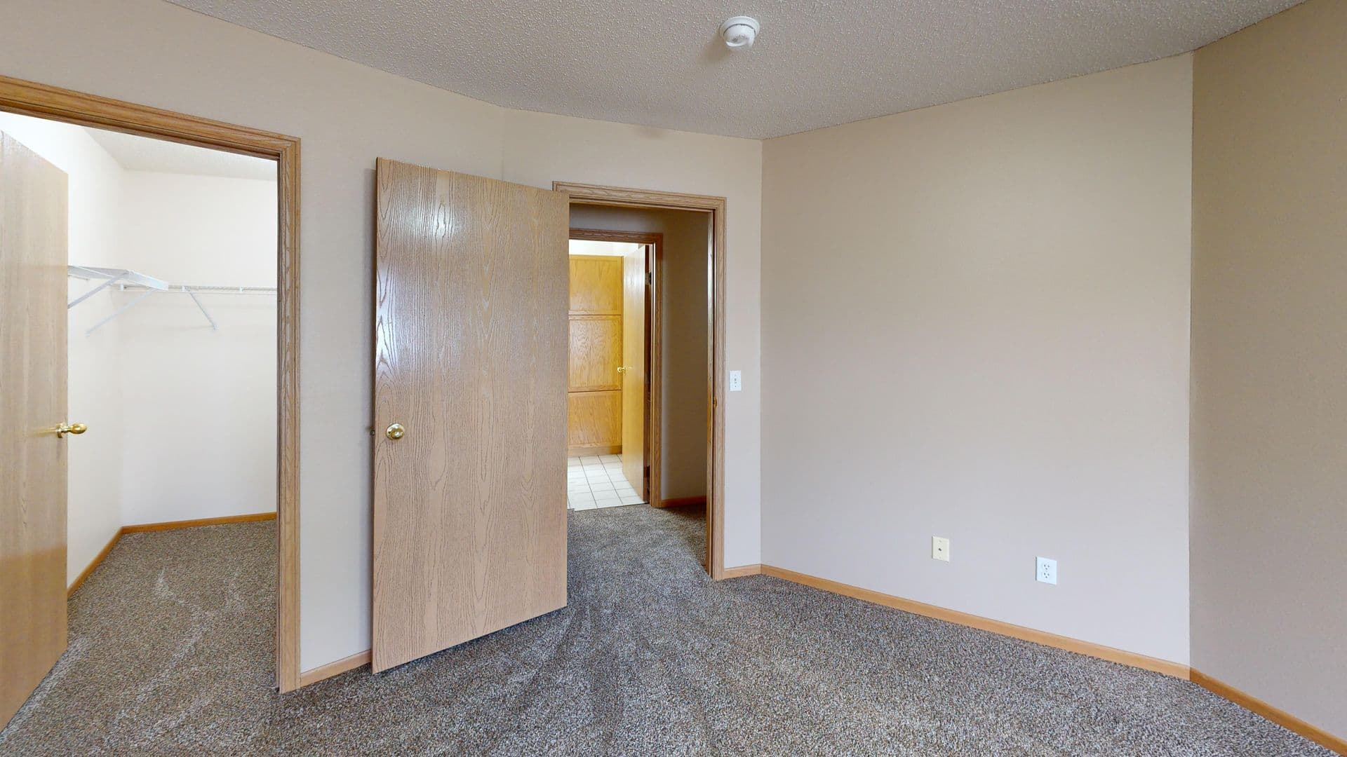 Fargo Apartment: 3001 34th Ave S