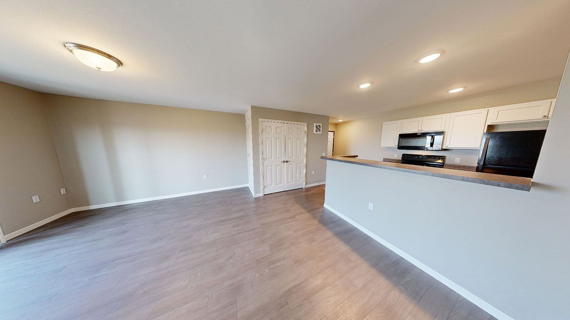 Sioux Falls Apartment: 3600 S Grand Slam Ave