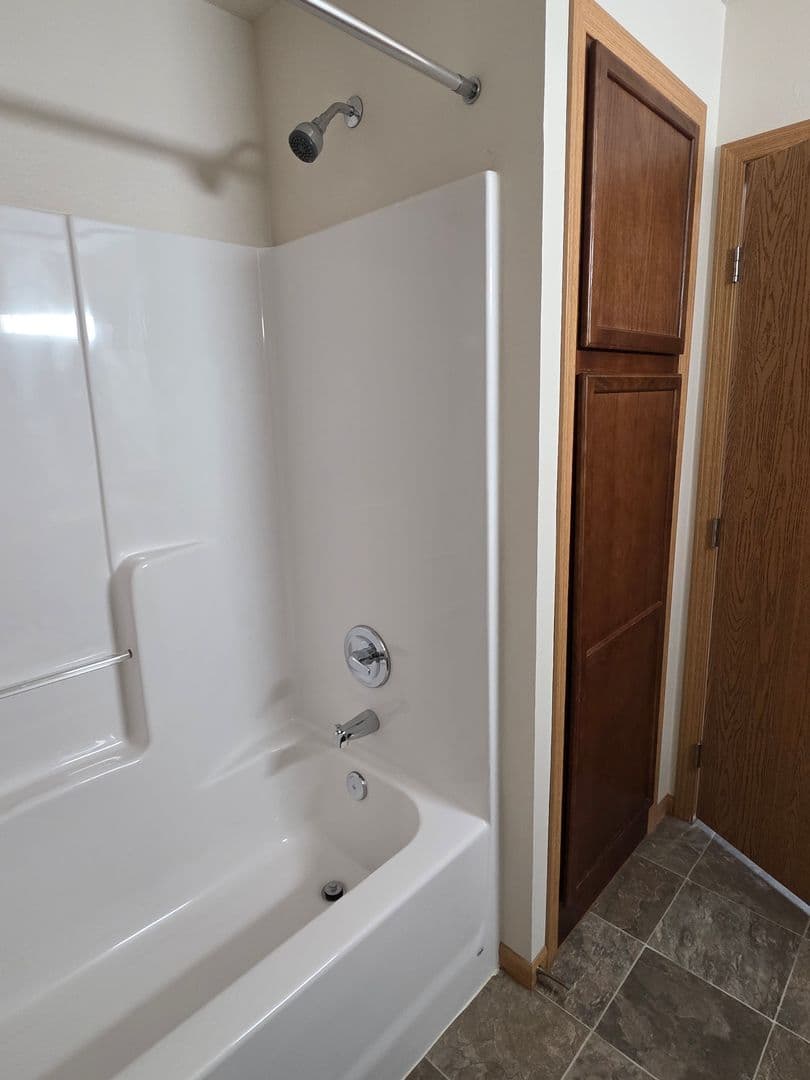 Fargo Apartment: 2055 Dakota Dr N