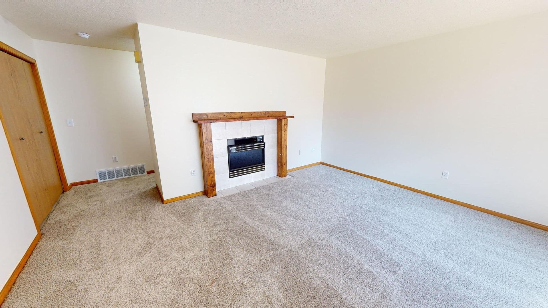 Fargo Apartment: 3225-3235 35th Ave S