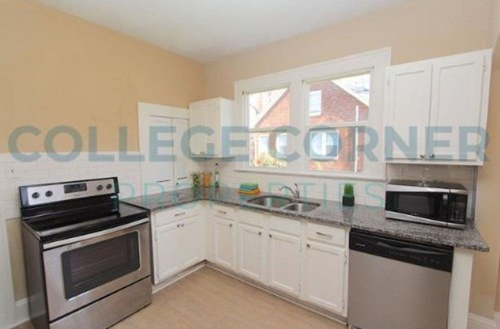 Winston Salem House: 1408 Polo Rd