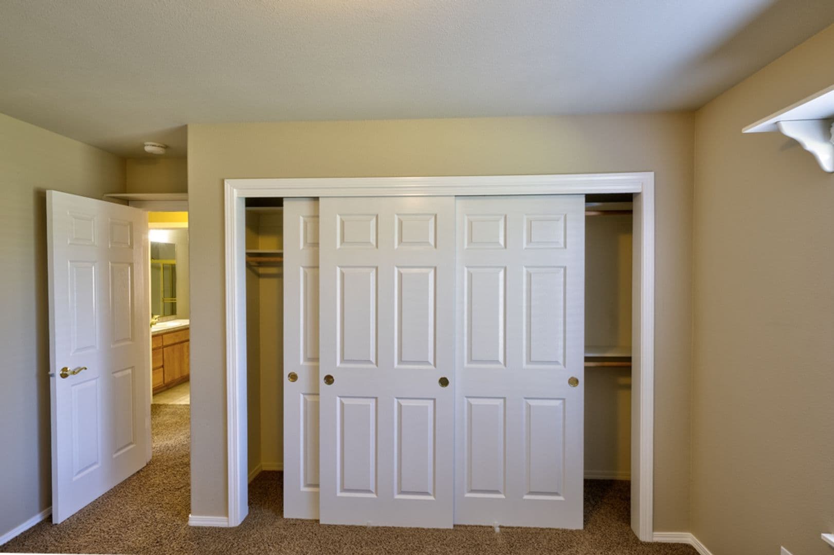 Bend House: 1305 NE Tucson Way