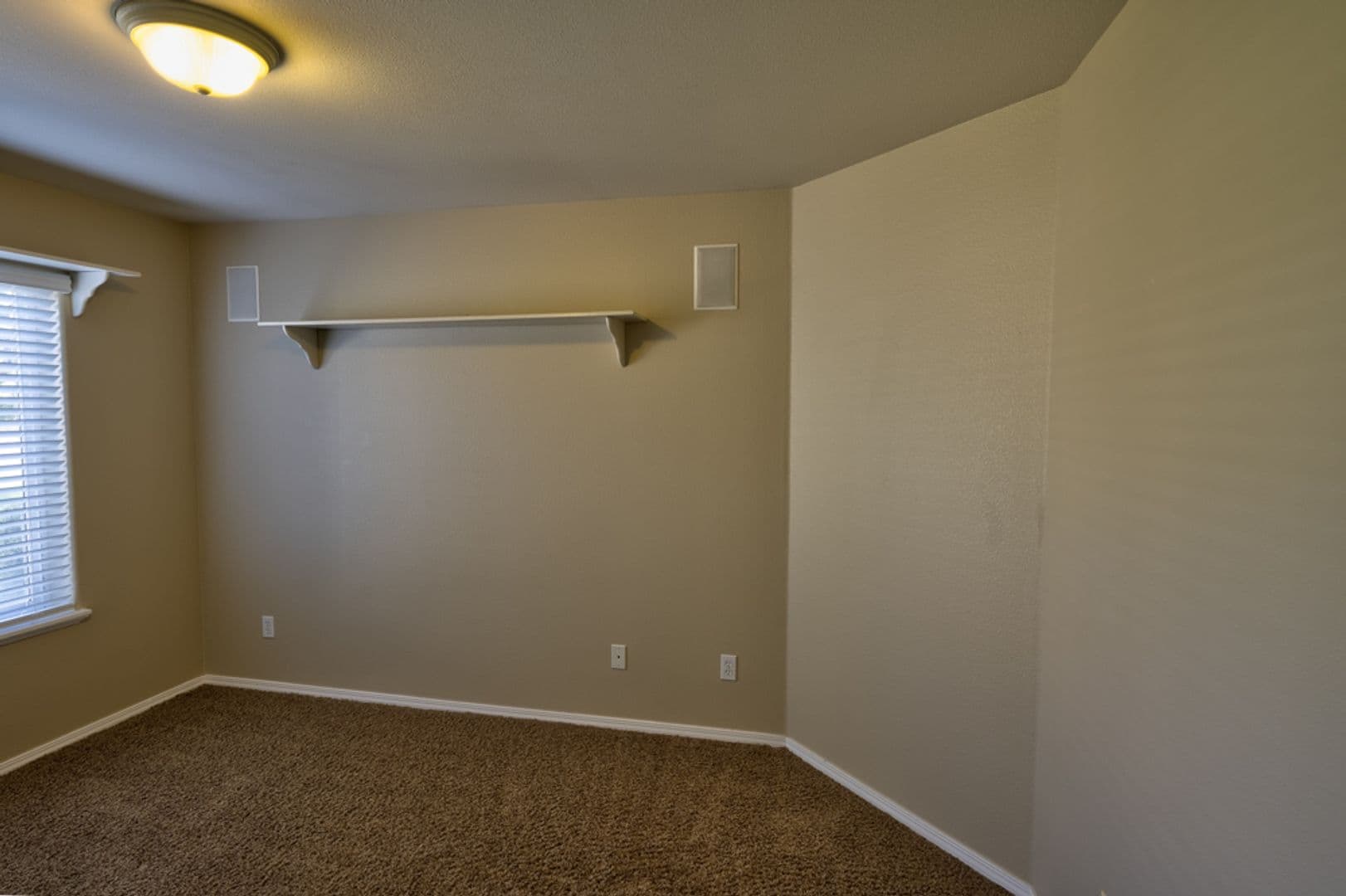 Bend House: 1305 NE Tucson Way