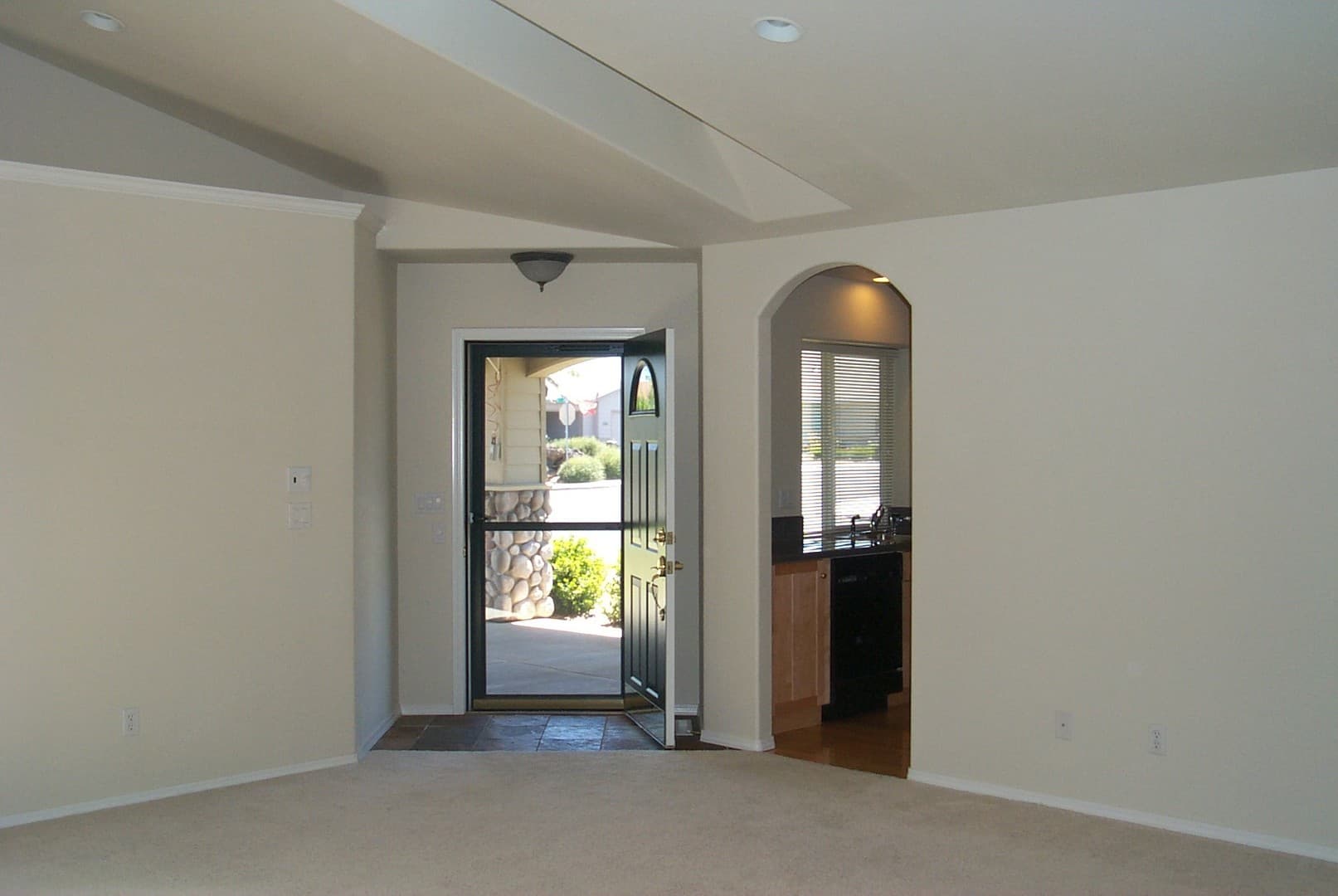 Bend House: 1305 NE Tucson Way