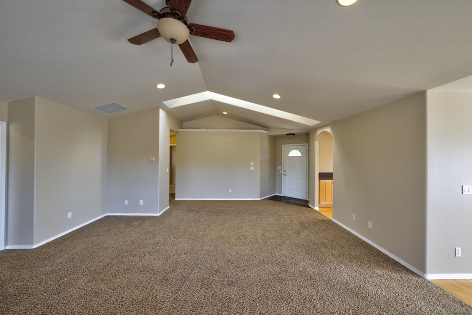 Bend House: 1305 NE Tucson Way
