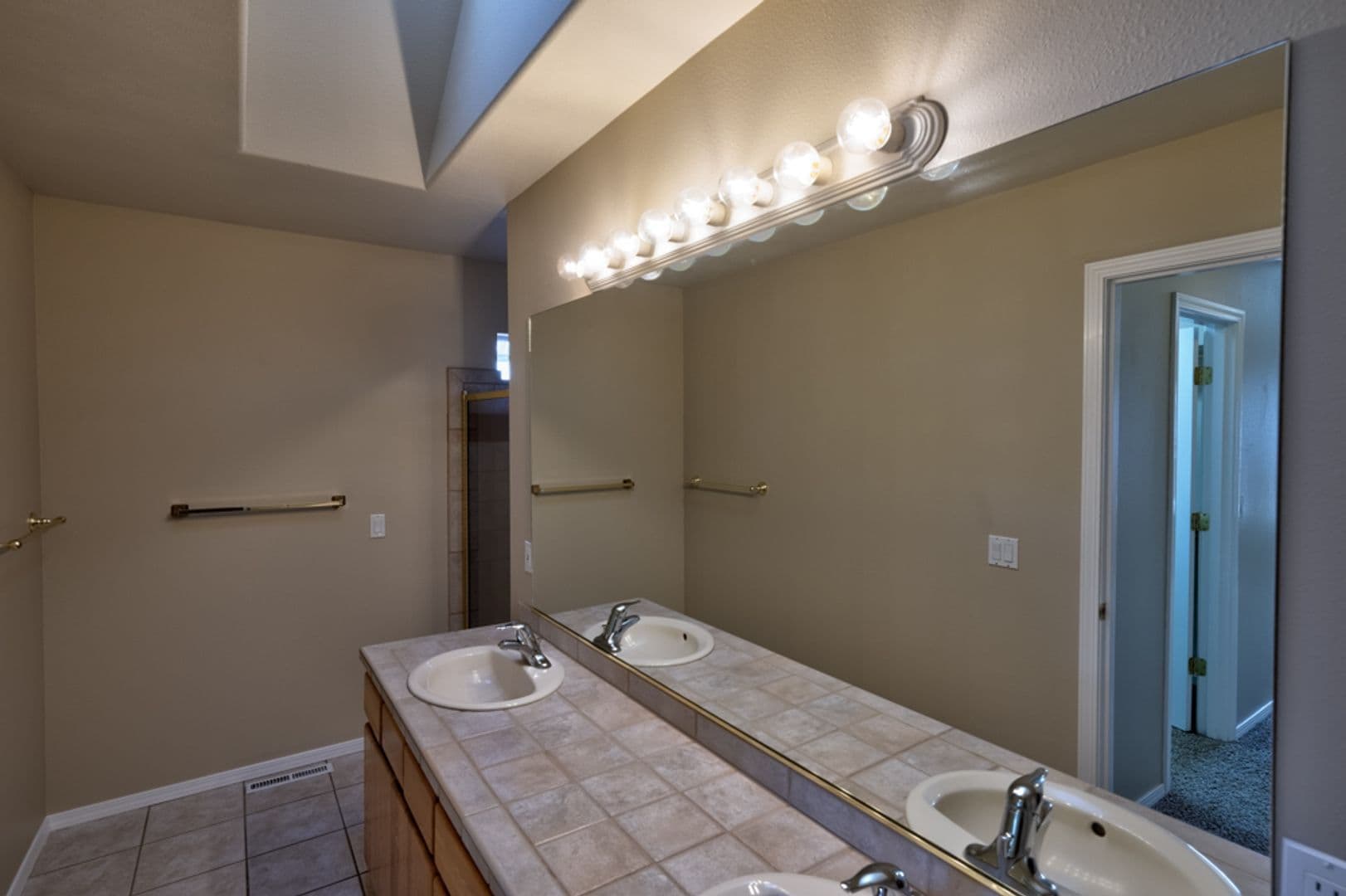 Bend House: 1305 NE Tucson Way