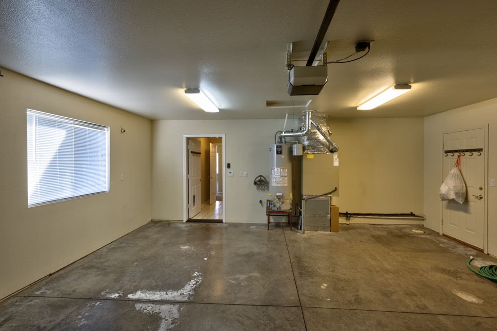 Bend House: 1305 NE Tucson Way
