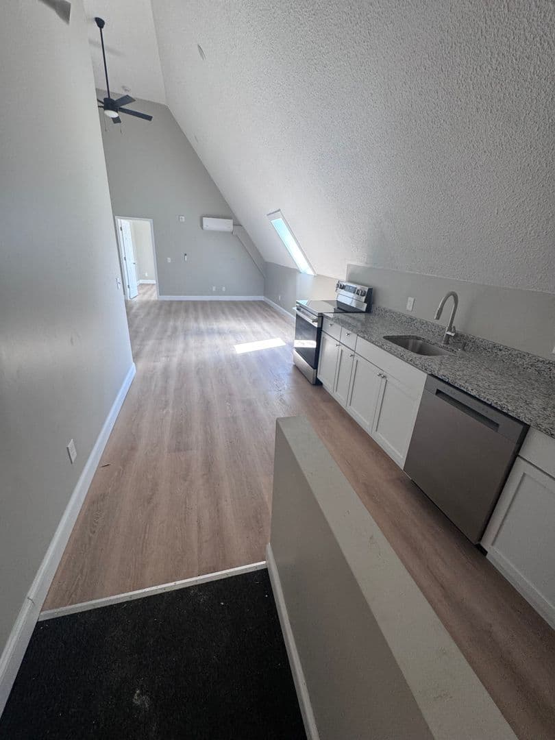 Somersworth Apartment: 396 High Street