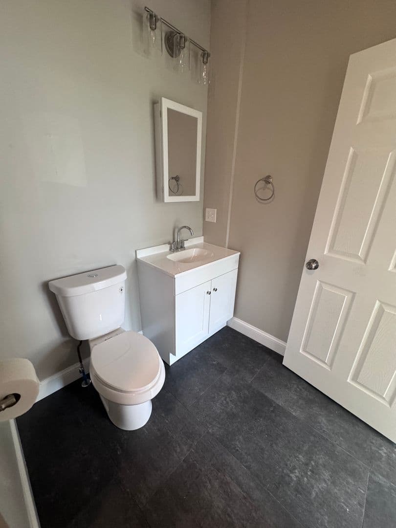 Somersworth Apartment: 396 High Street