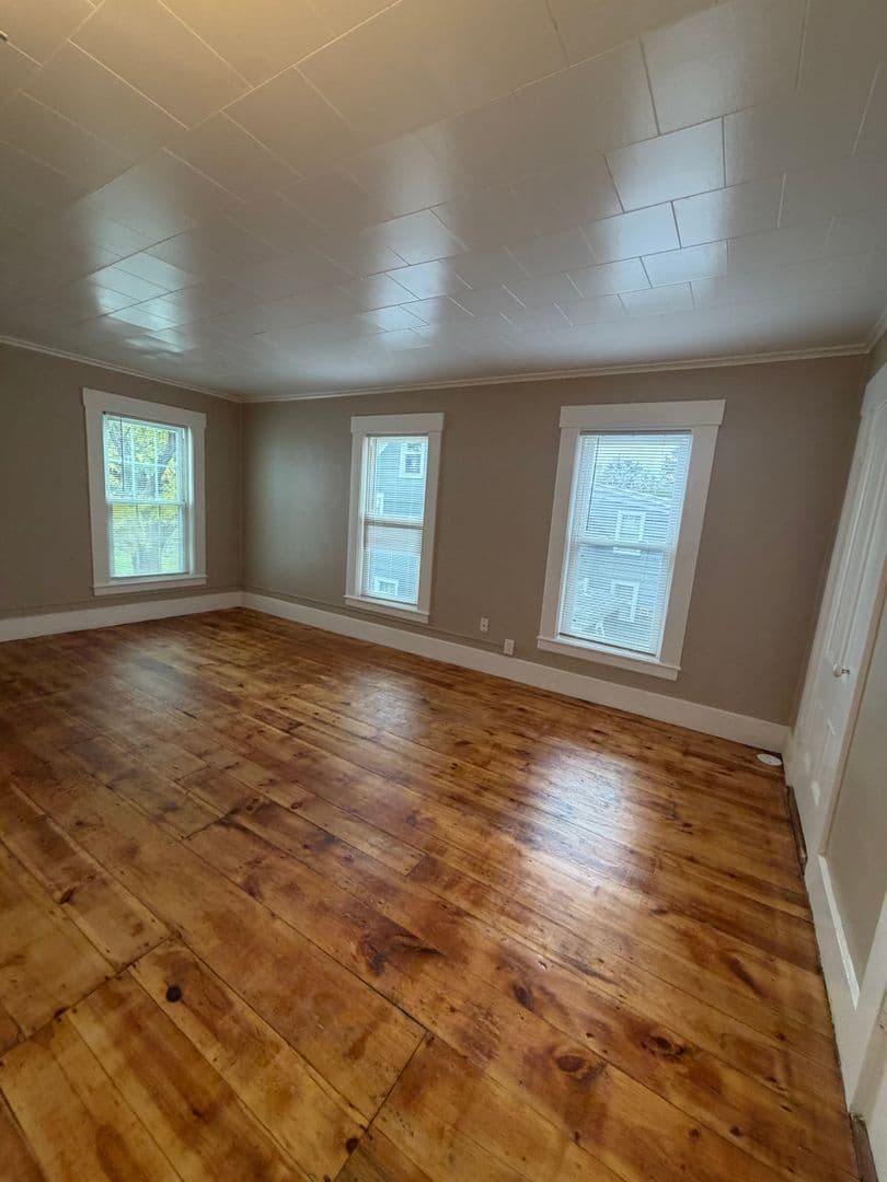 Rochester Apartment: 886 Portland Street