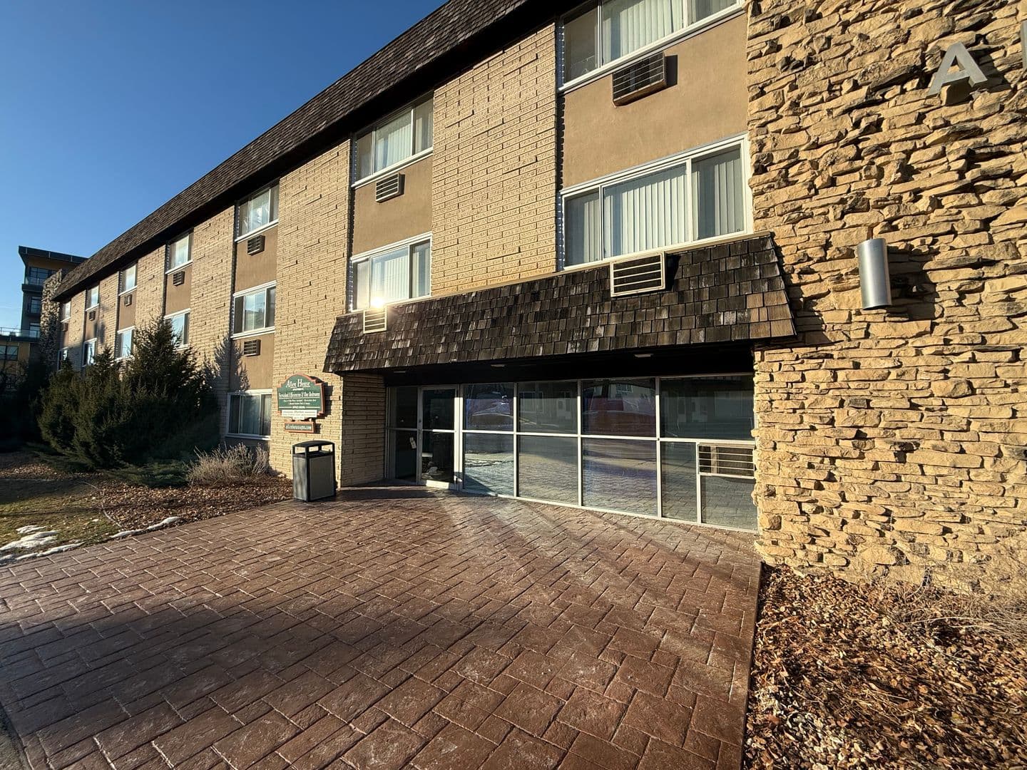 Madison Apartment: 2130 University Avenue