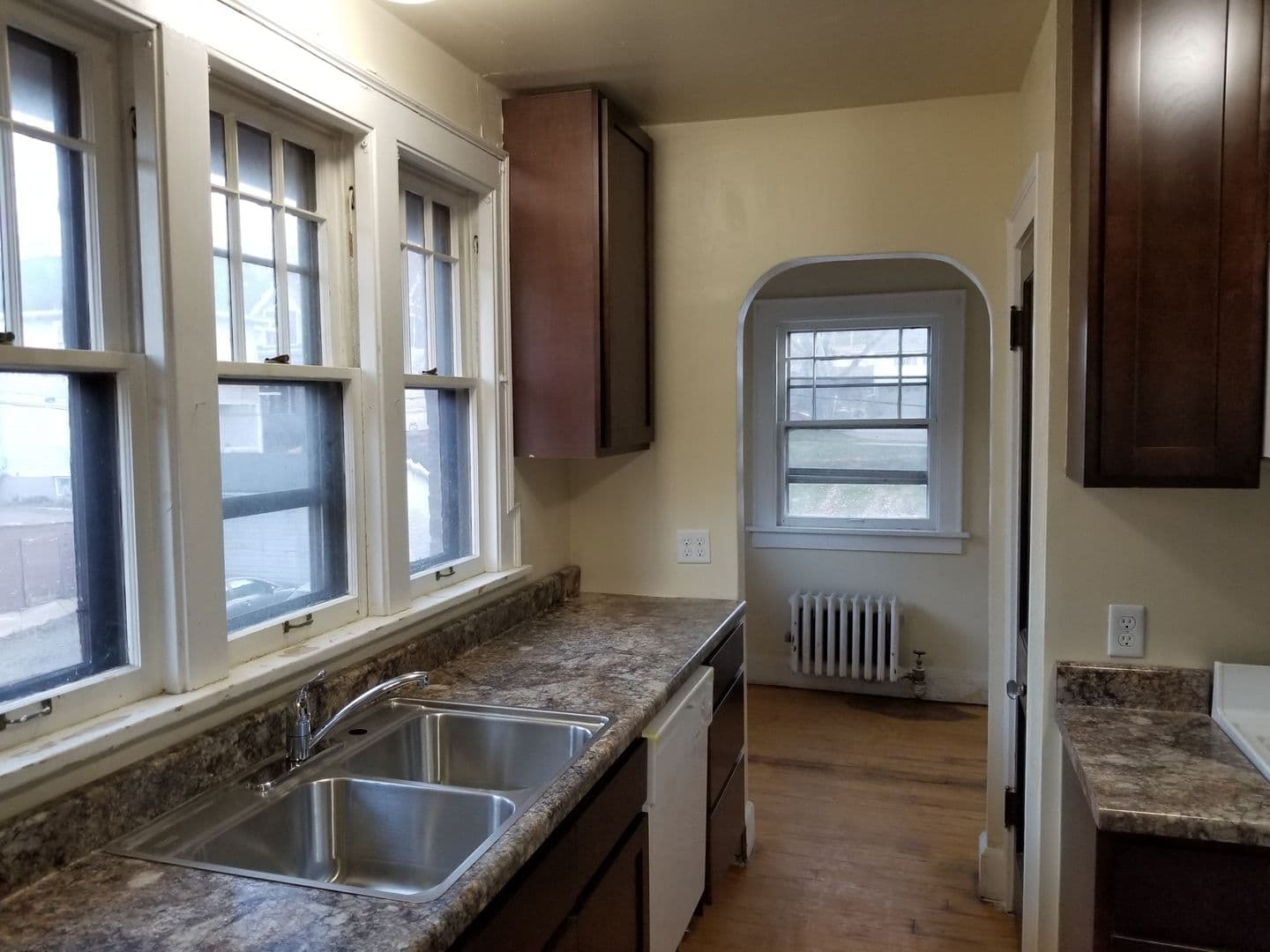 Madison Apartment: 2009-2011 University Avenue