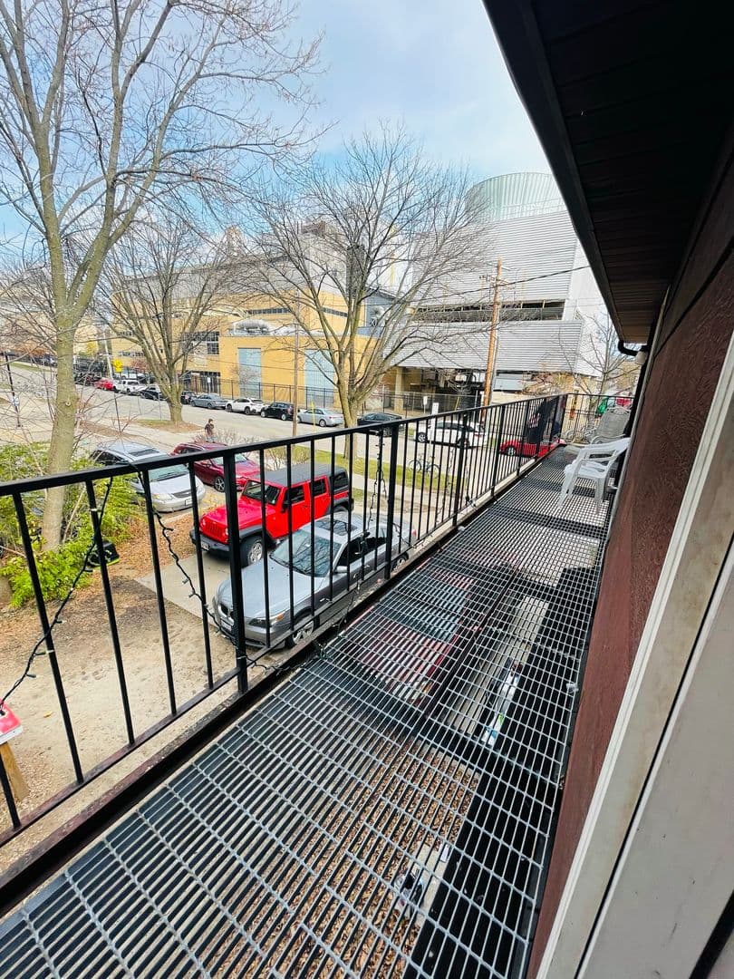 Madison Apartment: 1202 Spring Street