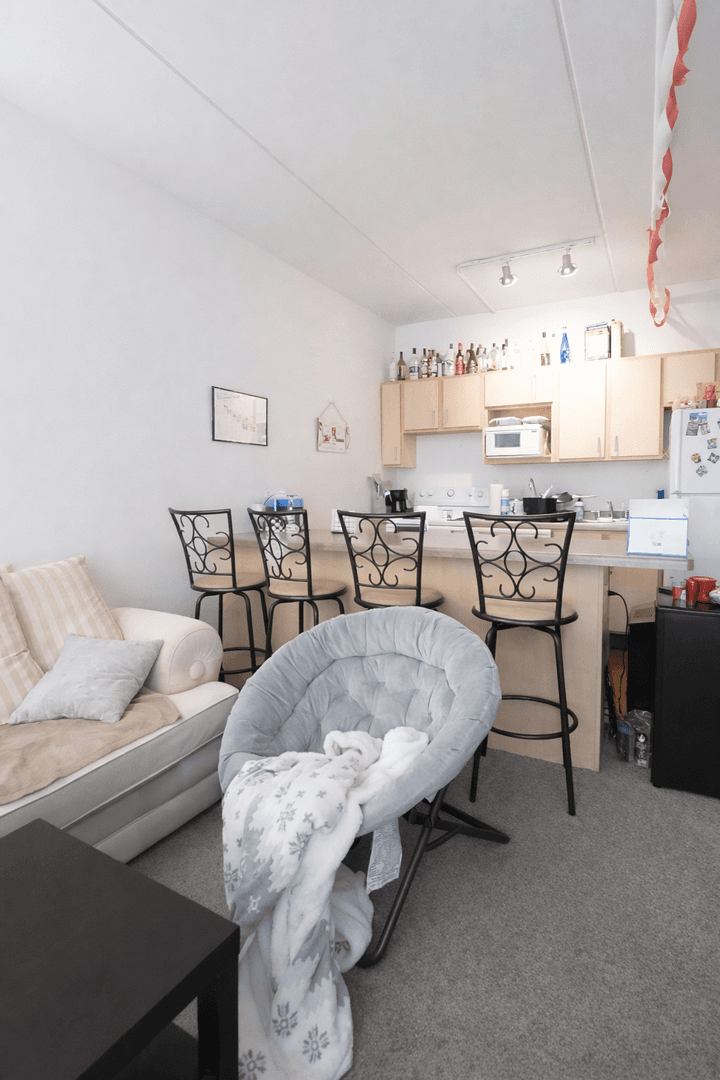 Madison Apartment: 1216 Spring Street