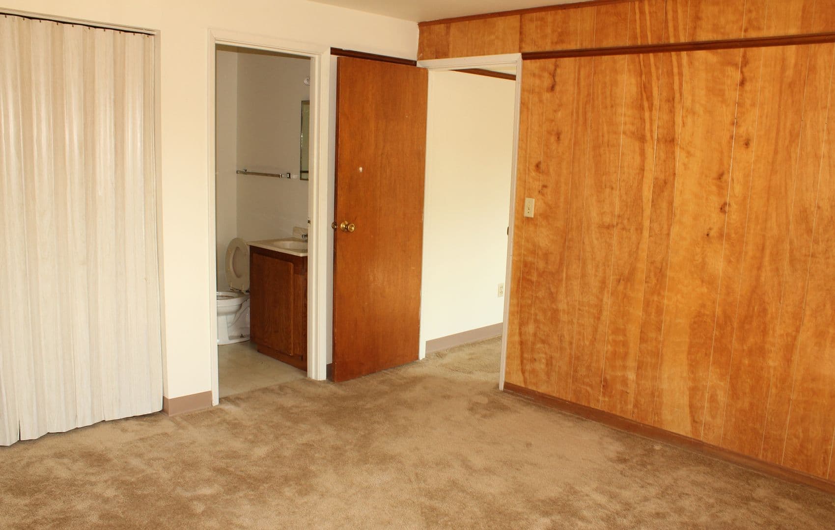 Madison Apartment: 112 N Orchard Street