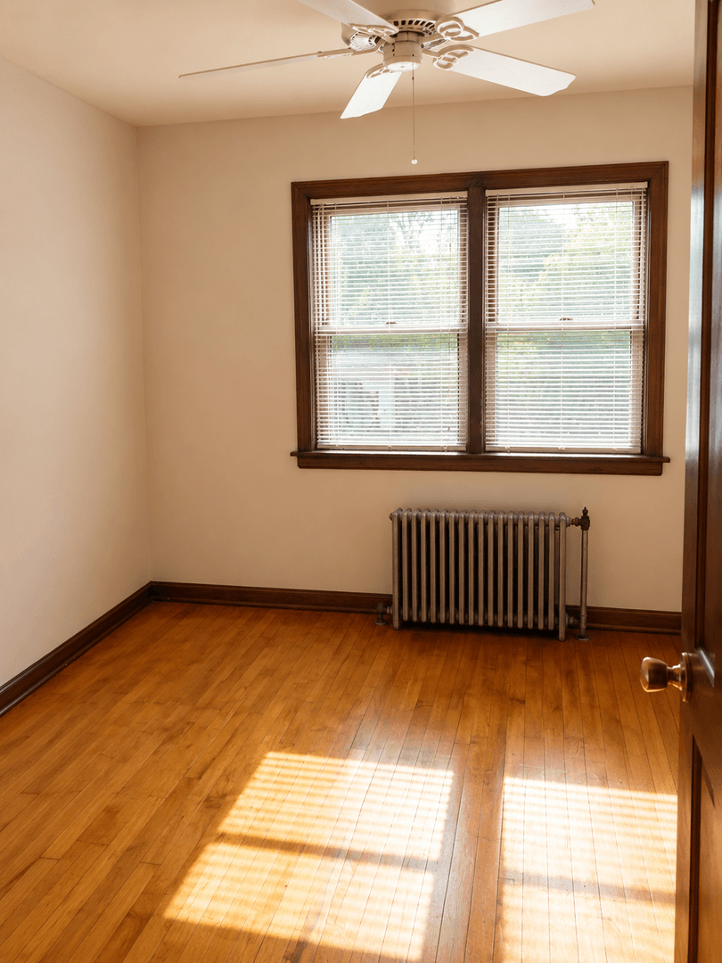 Madison Apartment: 2617 E Johnson St