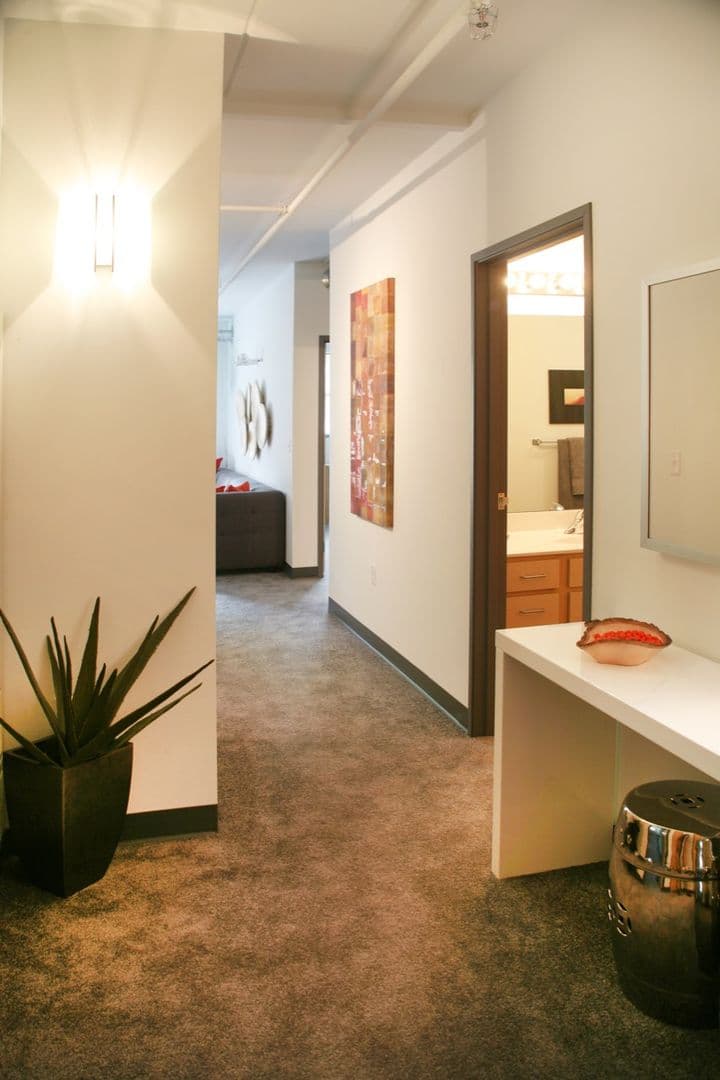 Madison Apartment: 1216 Spring Street