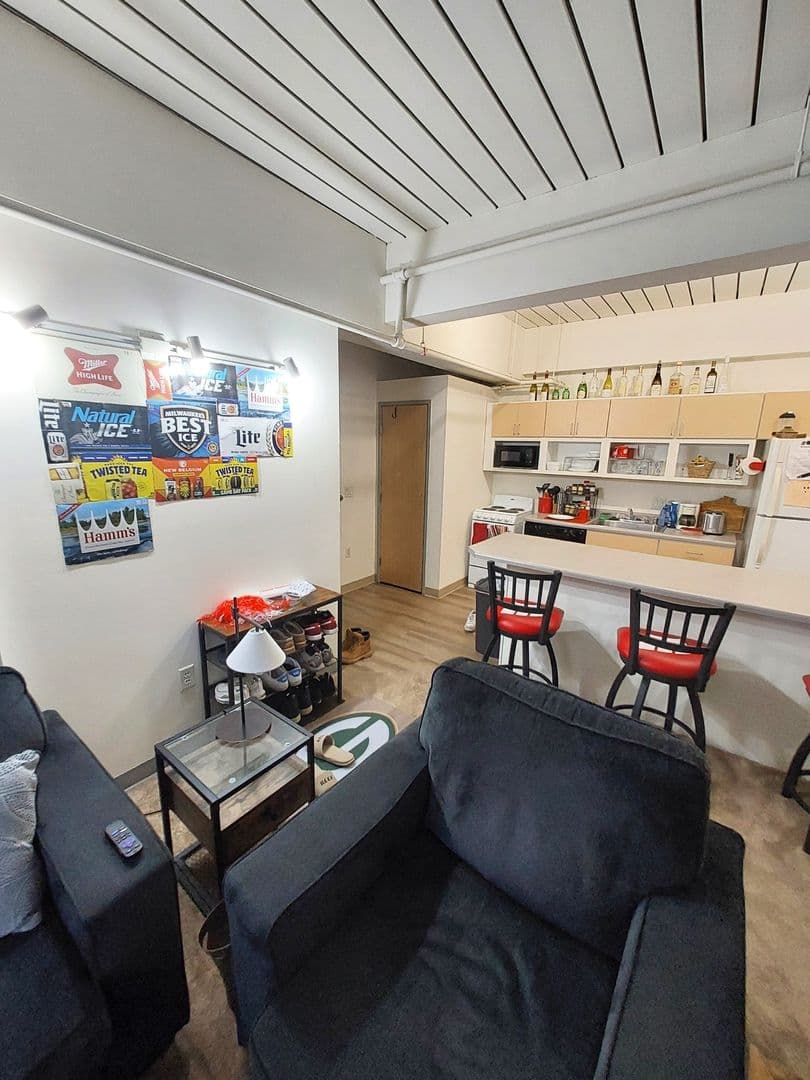 Madison Apartment: 45 N Randall Avenue