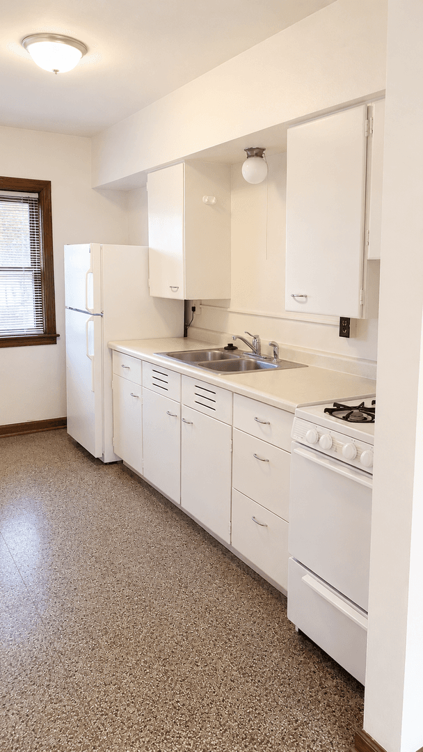 Madison Apartment: 2617 E Johnson St
