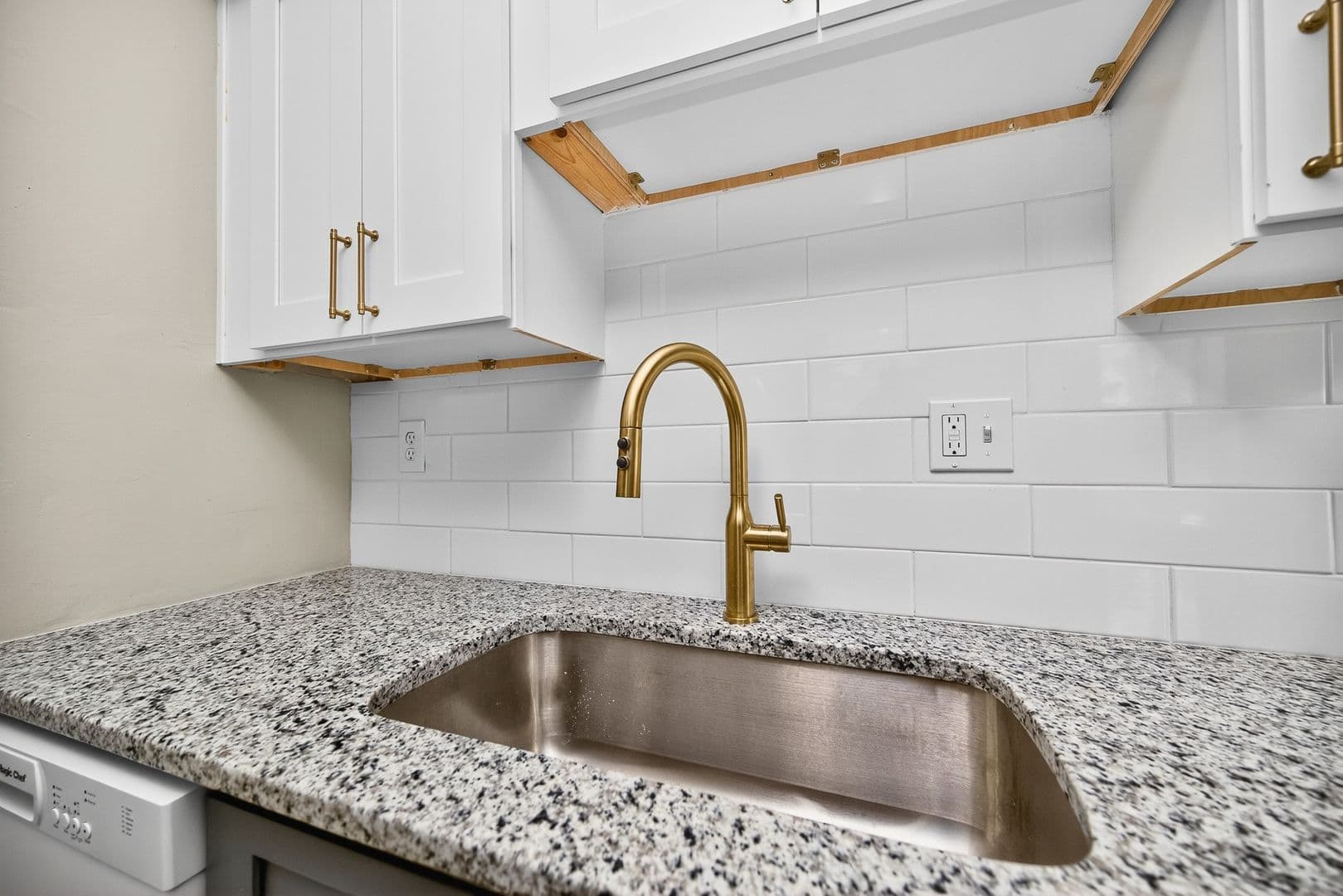 Cincinnati Apartment: 2148-2154 St. James Avenue