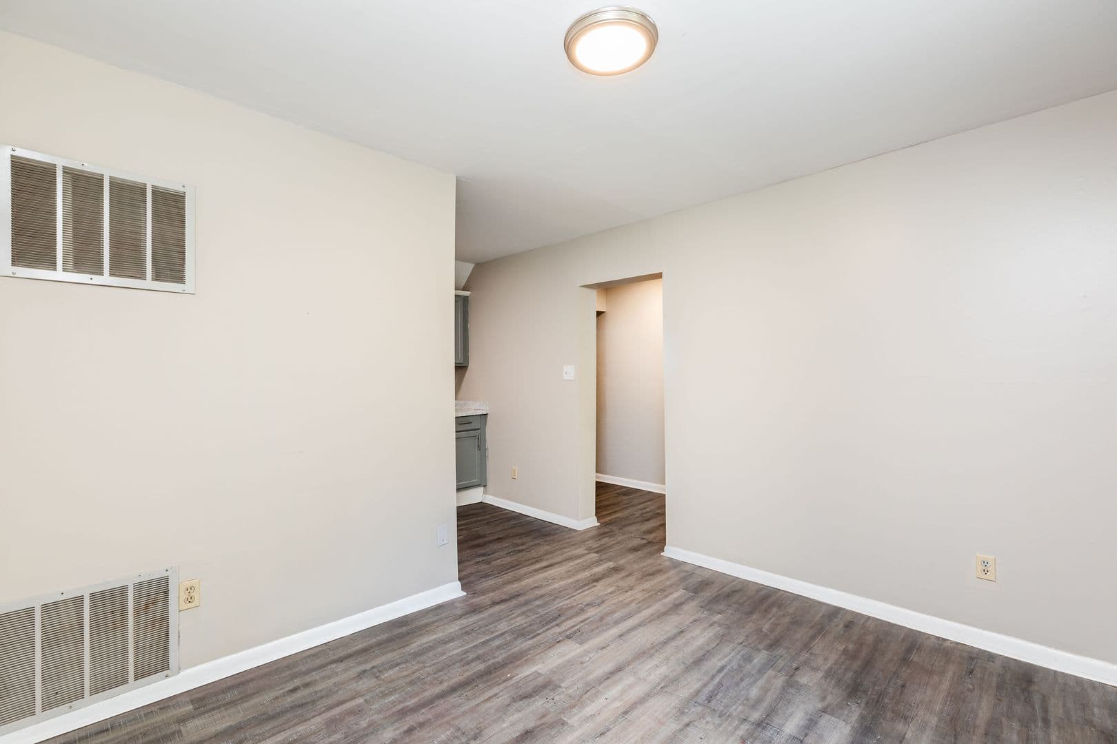 Cincinnati Apartment: 2148-2154 St. James Avenue