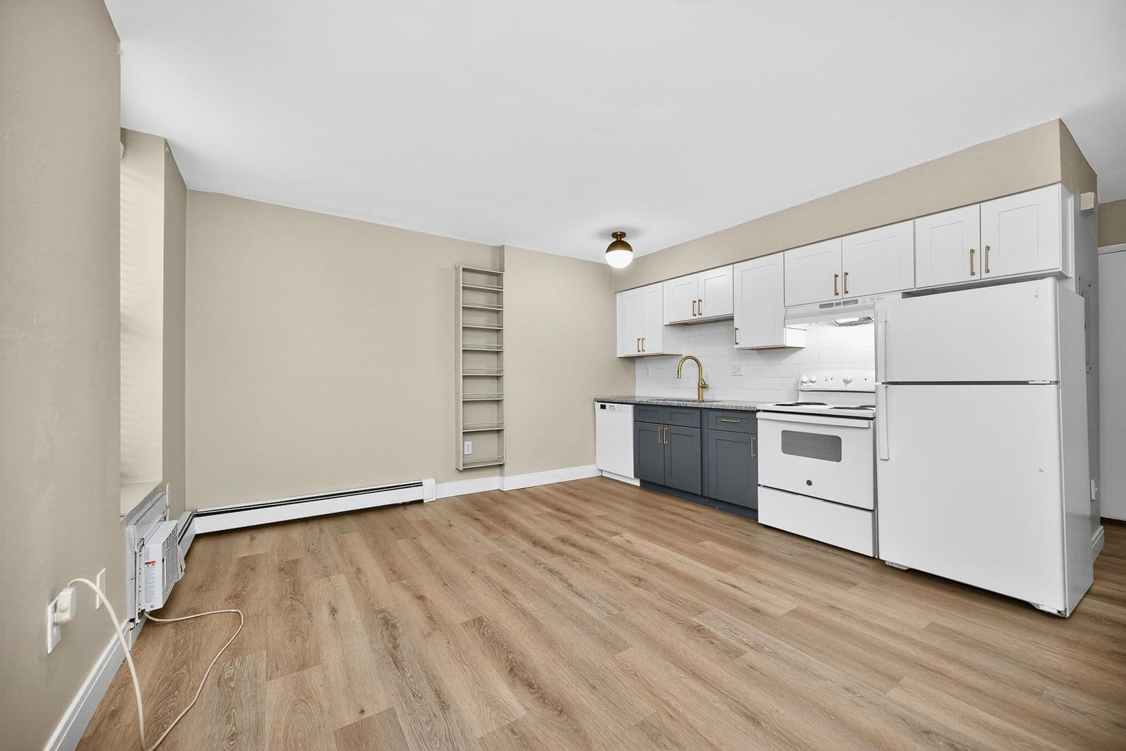 Cincinnati Apartment: 2148-2154 St. James Avenue