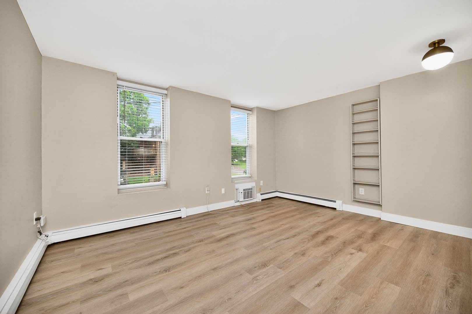 Cincinnati Apartment: 2148-2154 St. James Avenue