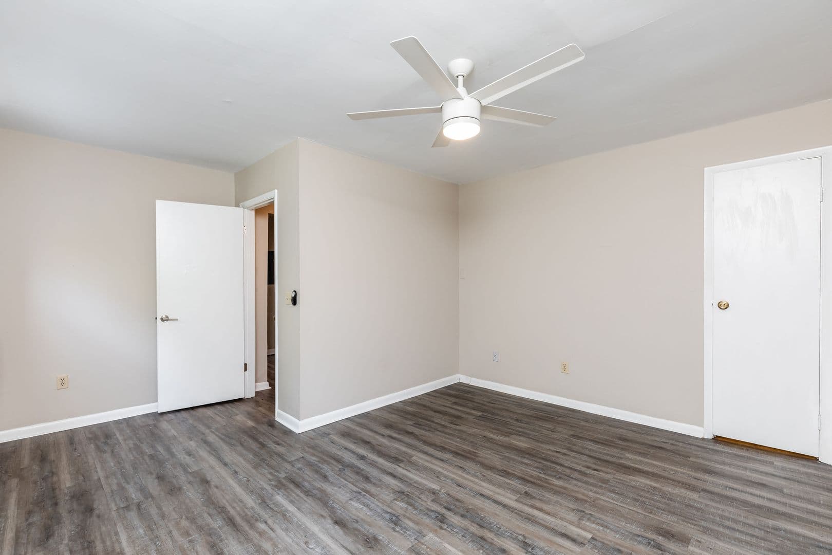 Cincinnati Apartment: 2148-2154 St. James Avenue