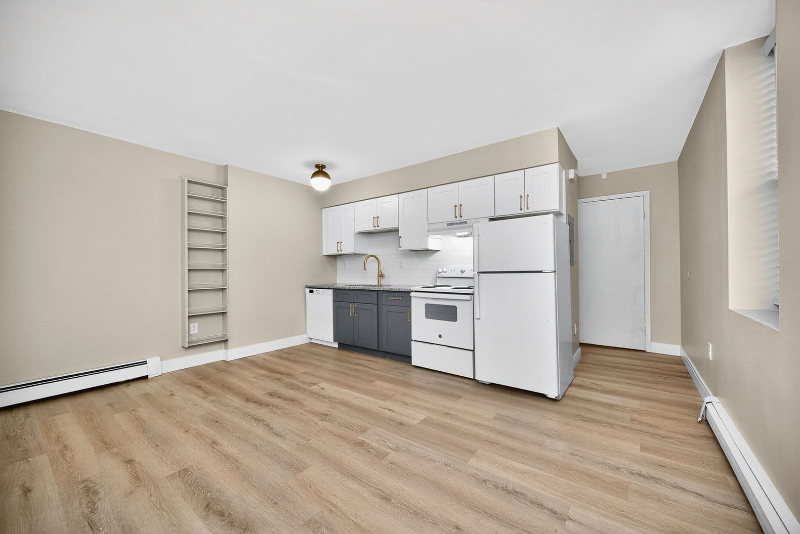 Cincinnati Apartment: 2148-2154 St. James Avenue