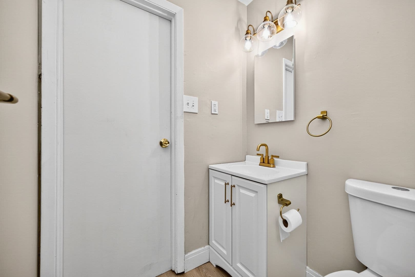 Cincinnati Apartment: 2148-2154 St. James Avenue