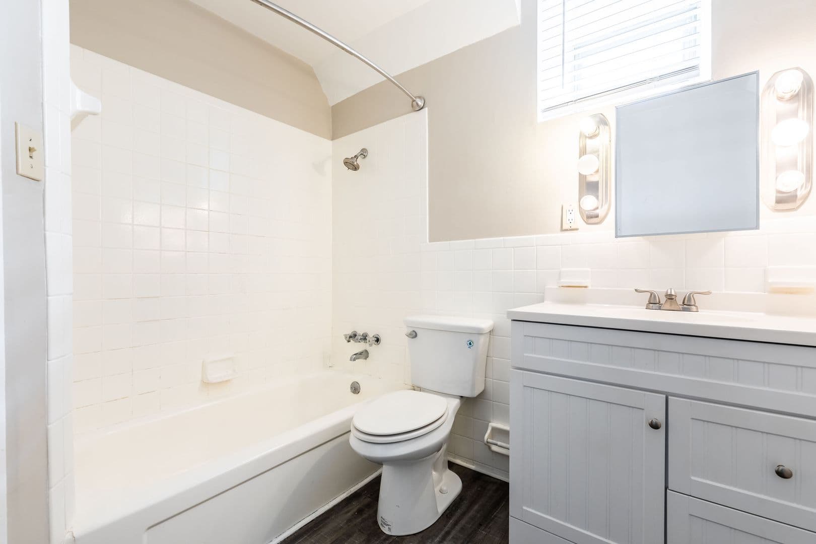 Cincinnati Apartment: 2148-2154 St. James Avenue